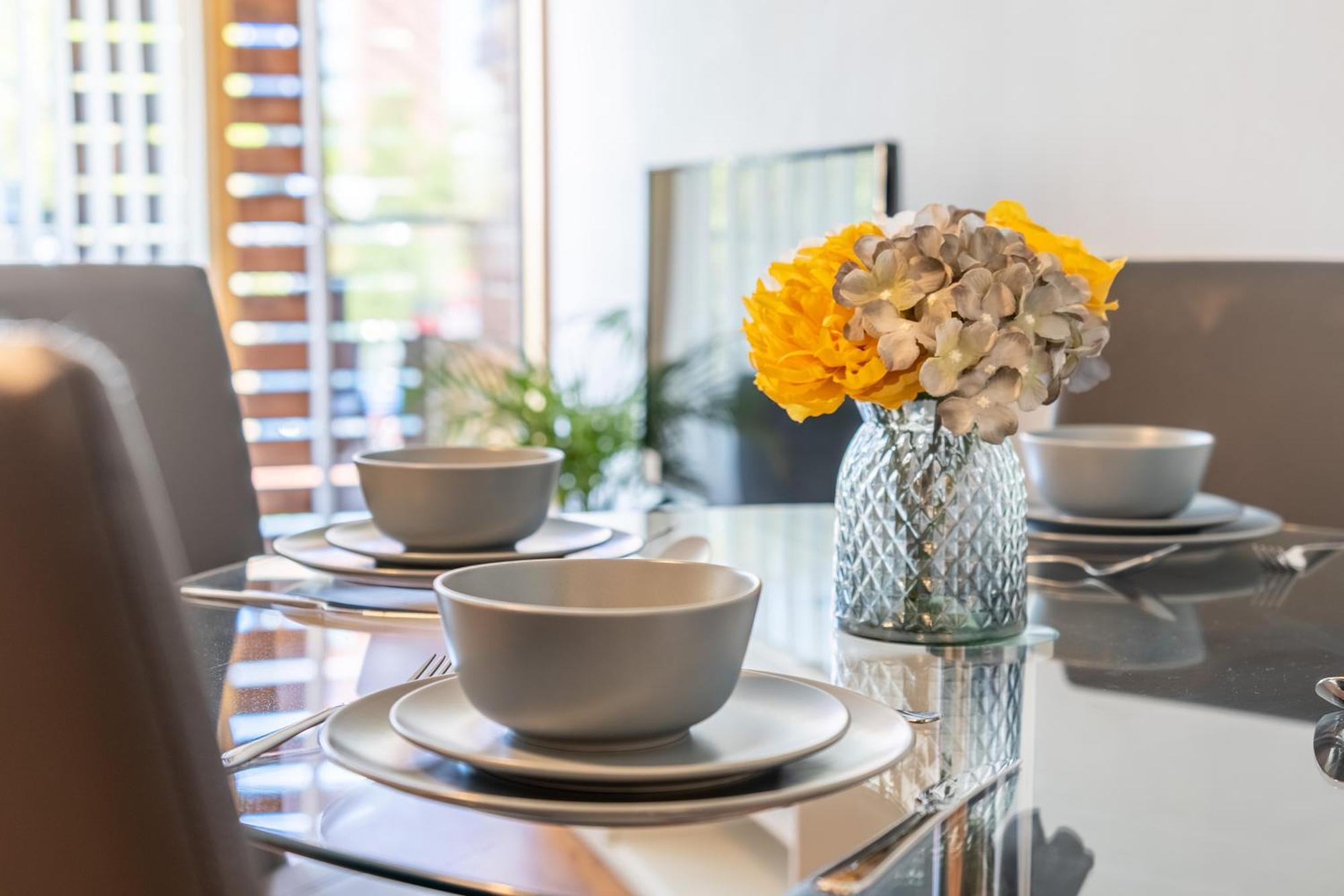 Cotels At Vizion Serviced Apartments, Superfast Broadband, Central Location, Free Parking, Fully Equipped Kitchen Milton Keynes Ngoại thất bức ảnh