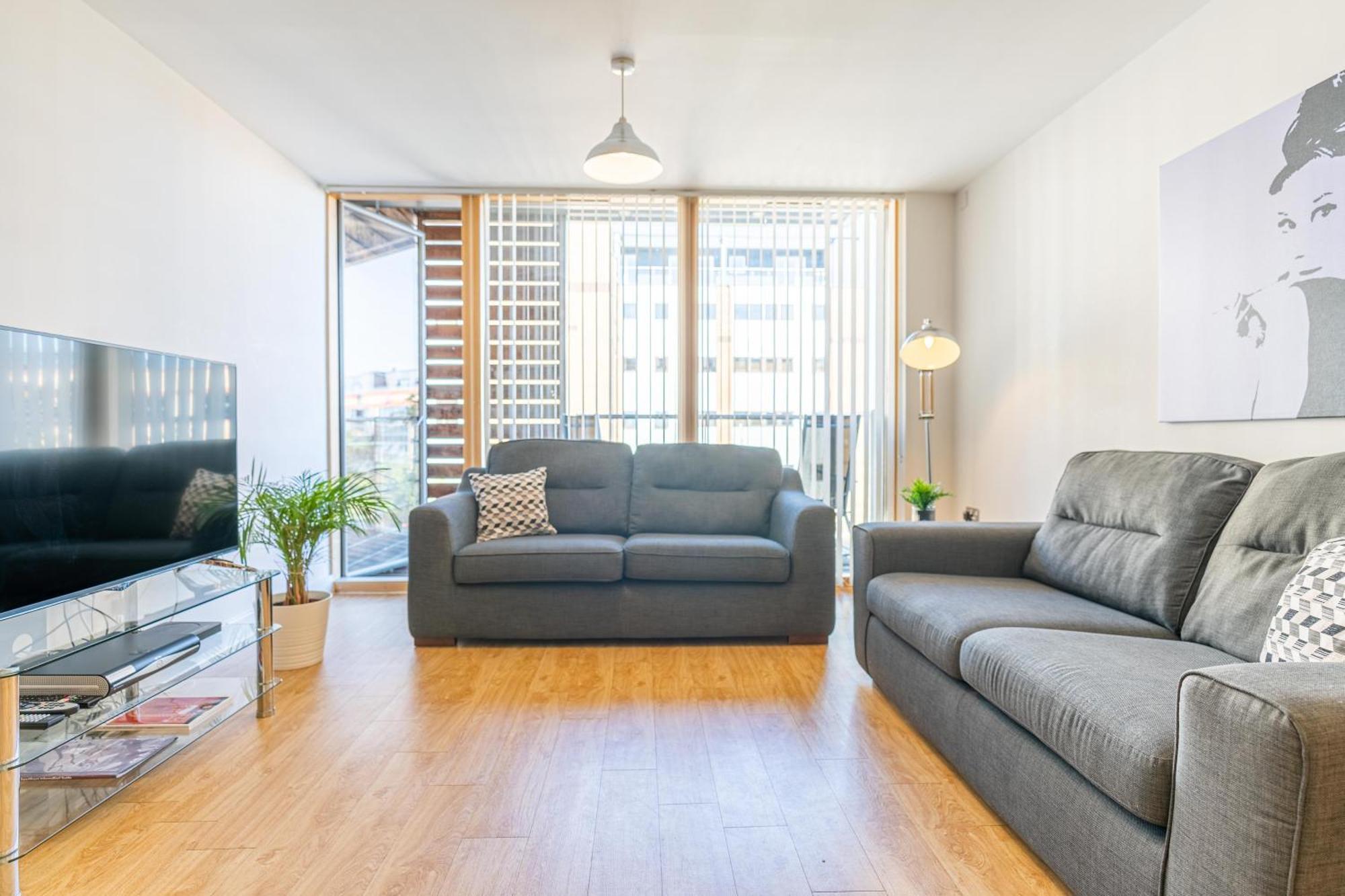 Cotels At Vizion Serviced Apartments, Superfast Broadband, Central Location, Free Parking, Fully Equipped Kitchen Milton Keynes Ngoại thất bức ảnh